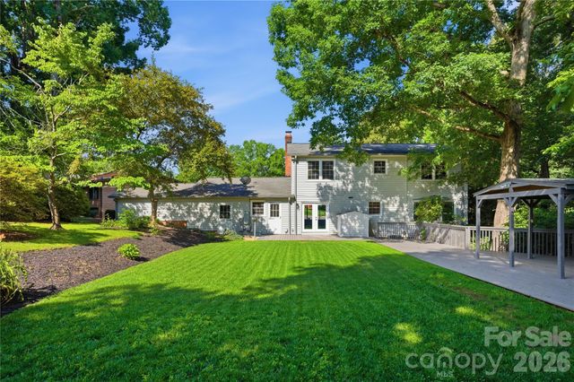 1968 12th Street Place NE, Hickory, NC 28601