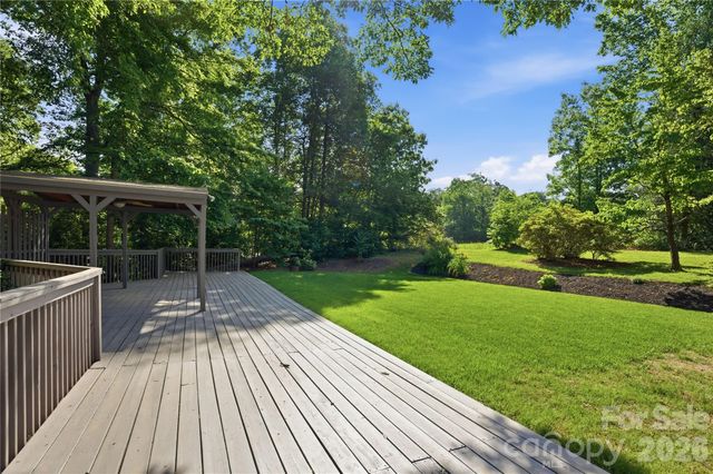 1968 12th Street Place NE, Hickory, NC 28601