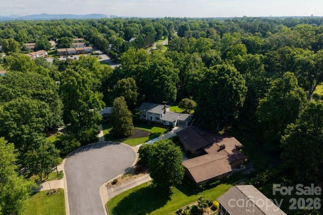 1968 12th Street Place NE, Hickory, NC 28601