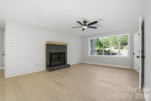 1968 12th Street Place NE, Hickory, NC 28601