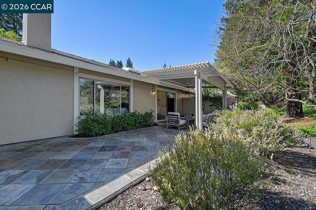 2705 Ptarmigan Dr 2, Walnut Creek, CA 94595