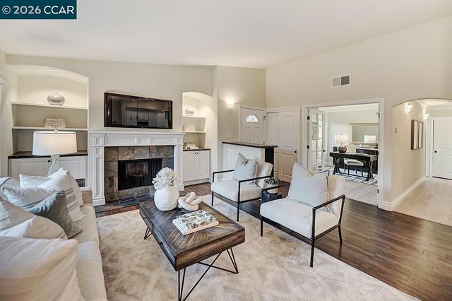 2705 Ptarmigan Dr 2, Walnut Creek, CA 94595