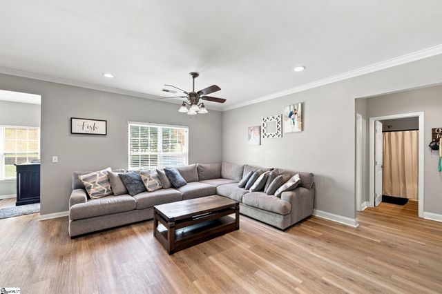 111 Garfield Lane, Simpsonville, SC 29681