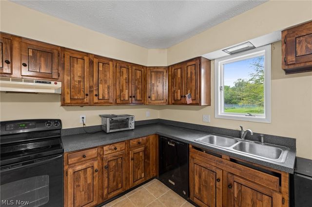 12360 Cowley Road, Columbia Station, OH 44028