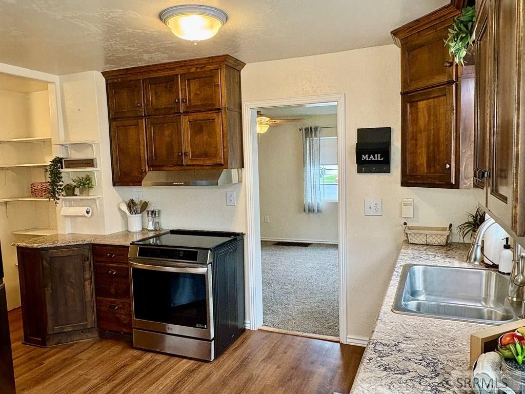 Image 11 of property listing at 434 S Park Avenue, Shelley, ID 83274