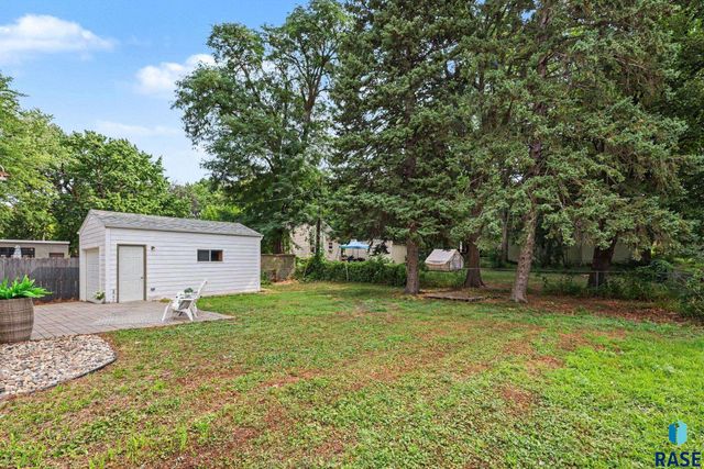1604 S Grange Ave Avenue, Sioux Falls, SD 57105