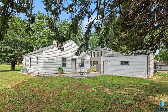1604 S Grange Ave Avenue, Sioux Falls, SD 57105