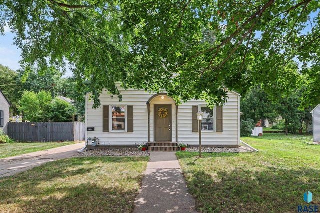1604 S Grange Ave Avenue, Sioux Falls, SD 57105