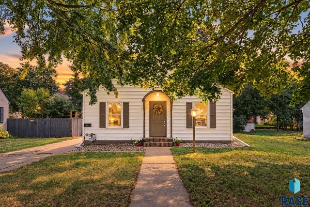 1604 S Grange Ave Avenue, Sioux Falls, SD 57105