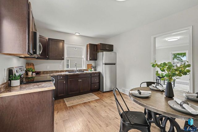 1604 S Grange Ave Avenue, Sioux Falls, SD 57105