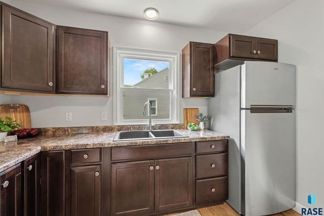 1604 S Grange Ave Avenue, Sioux Falls, SD 57105