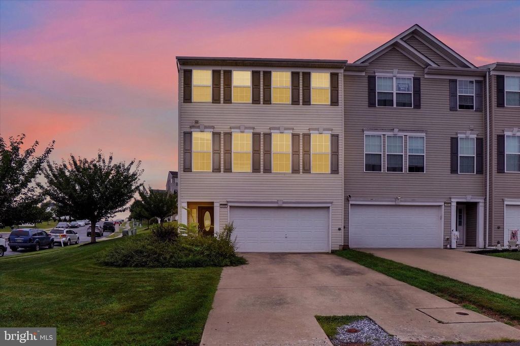 2450 WALNUT BOTTOM #85, York, PA 17408