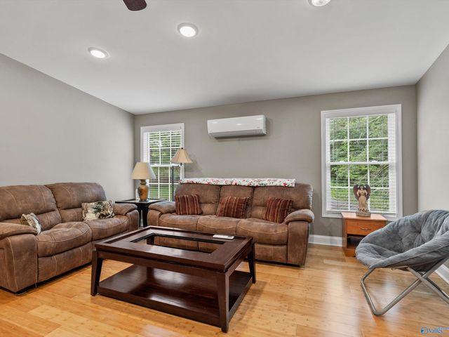20 Section Mountain Road, Somerville, AL 35670