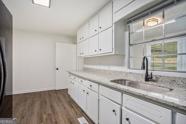 1113 Lakeview Drive, Jonesboro, GA 30236