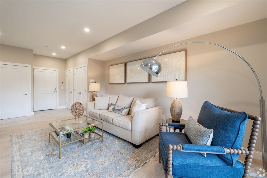 69 E. Central 302, Natick, MA 01760