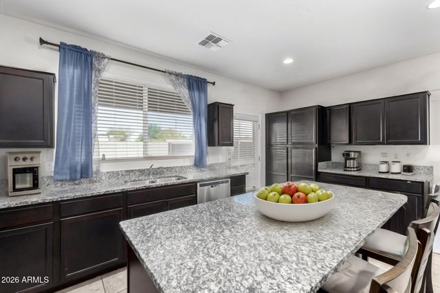 7832 W PAYSON Road, Phoenix, AZ 85043