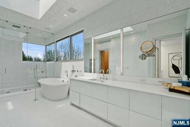 532 Winthrop Road, Teaneck, NJ 07666