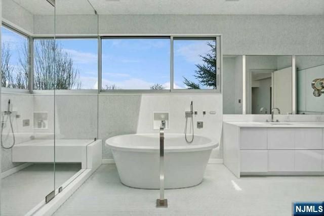 532 Winthrop Road, Teaneck, NJ 07666