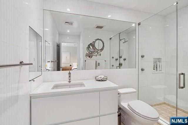 532 Winthrop Road, Teaneck, NJ 07666