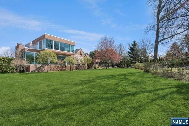 532 Winthrop Road, Teaneck, NJ 07666