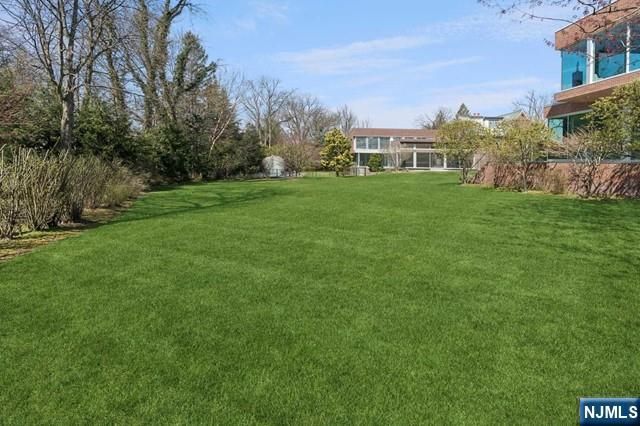 532 Winthrop Road, Teaneck, NJ 07666