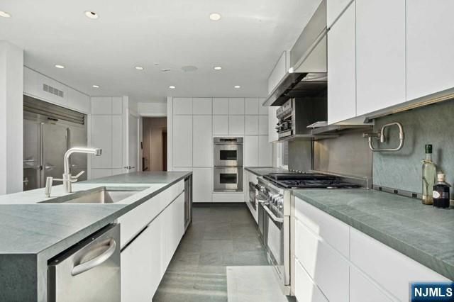 532 Winthrop Road, Teaneck, NJ 07666