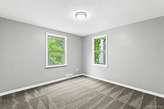 11000 Whitehill Street, Grosse Pointe, MI 48224