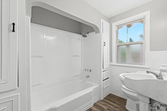 11000 Whitehill Street, Grosse Pointe, MI 48224