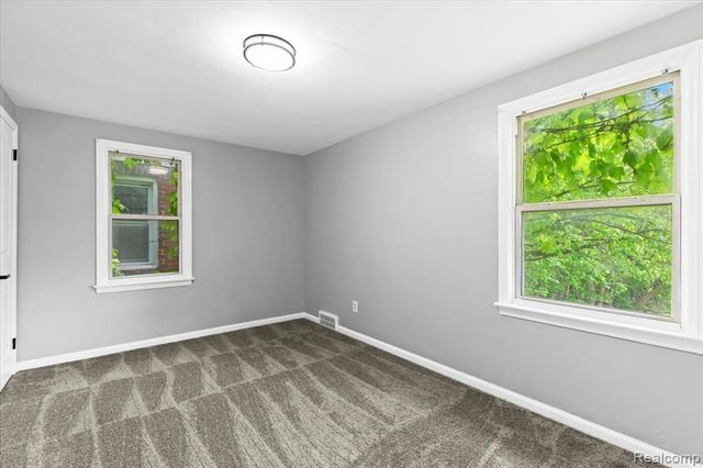 11000 Whitehill Street, Grosse Pointe, MI 48224