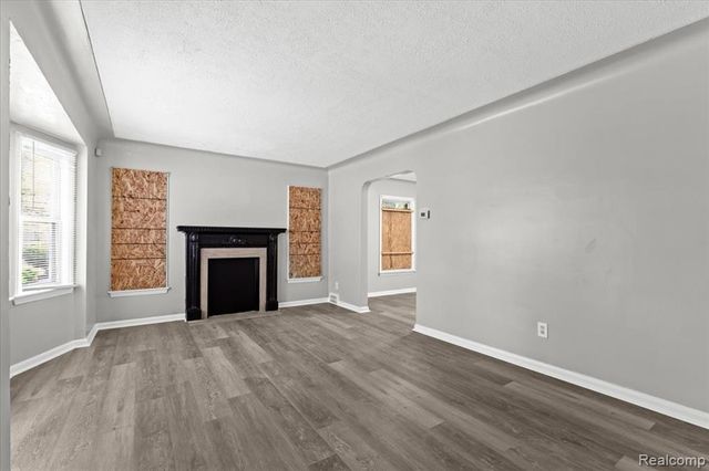 11000 Whitehill Street, Grosse Pointe, MI 48224