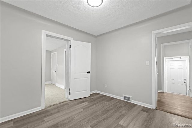 11000 Whitehill Street, Grosse Pointe, MI 48224