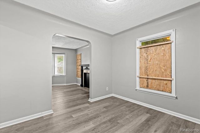 11000 Whitehill Street, Grosse Pointe, MI 48224