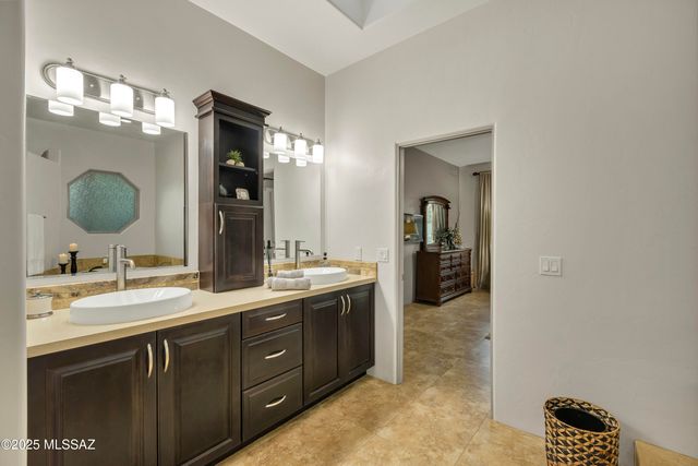 1381 E Paseo Del Zorro, Tucson, AZ 85718