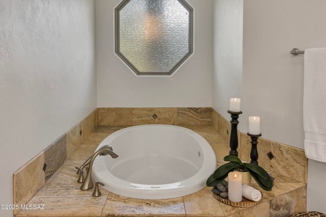 1381 E Paseo Del Zorro, Tucson, AZ 85718