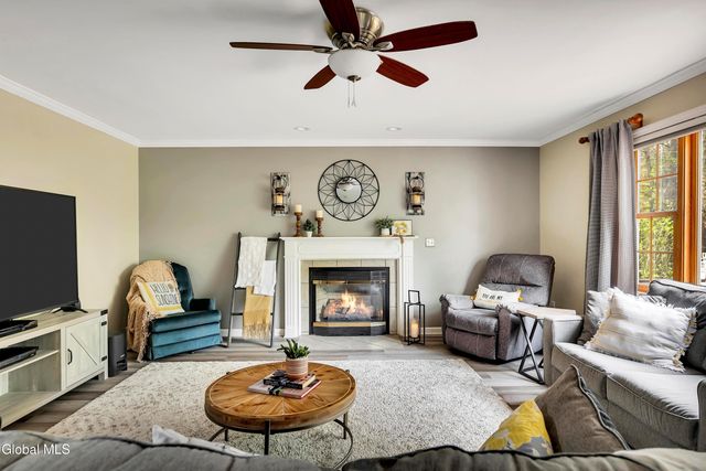 3 Pauls Way, Queensbury, NY 12804