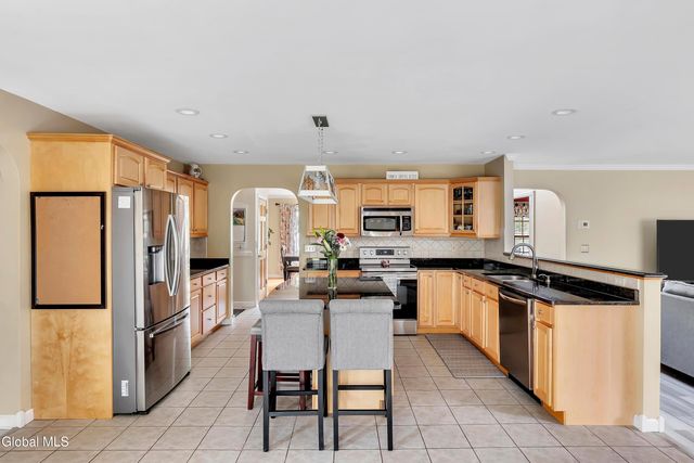 3 Pauls Way, Queensbury, NY 12804