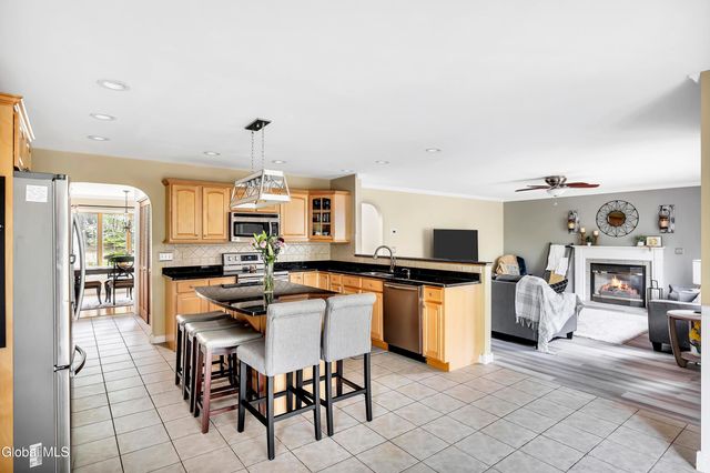 3 Pauls Way, Queensbury, NY 12804