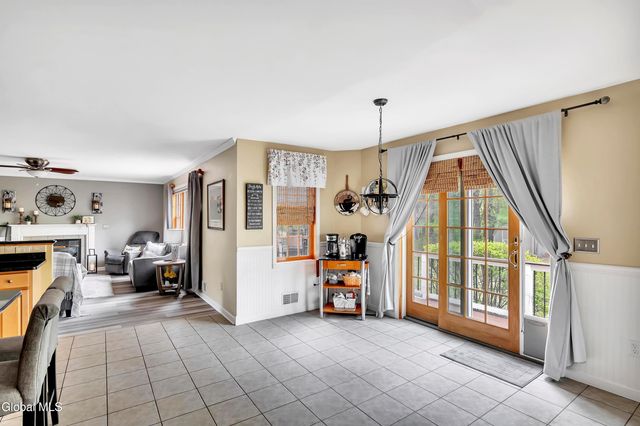 3 Pauls Way, Queensbury, NY 12804