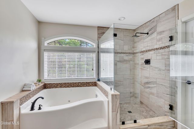 3 Pauls Way, Queensbury, NY 12804