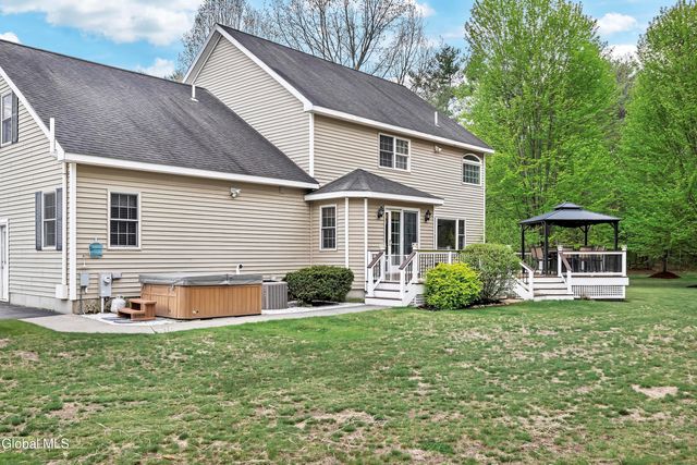 3 Pauls Way, Queensbury, NY 12804