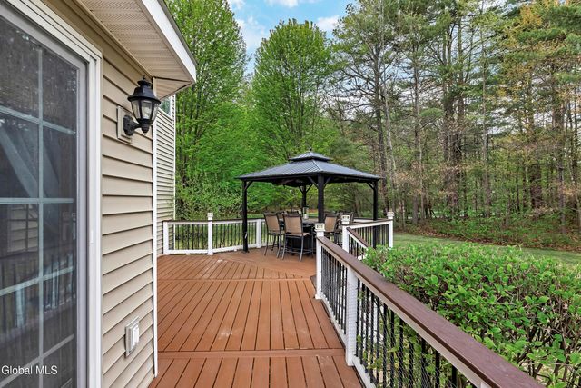 3 Pauls Way, Queensbury, NY 12804