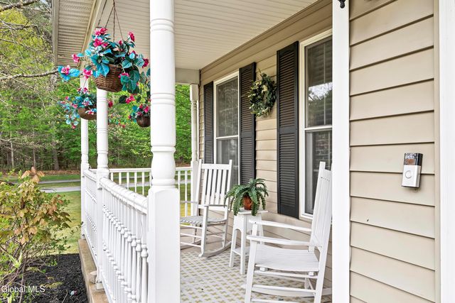 3 Pauls Way, Queensbury, NY 12804