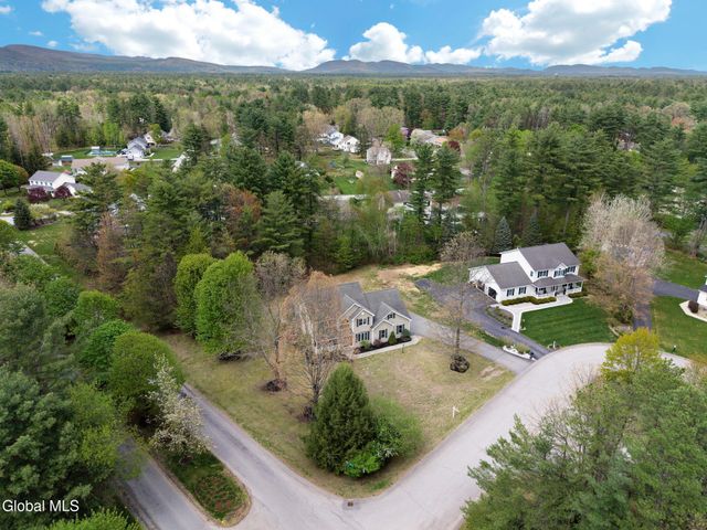 3 Pauls Way, Queensbury, NY 12804
