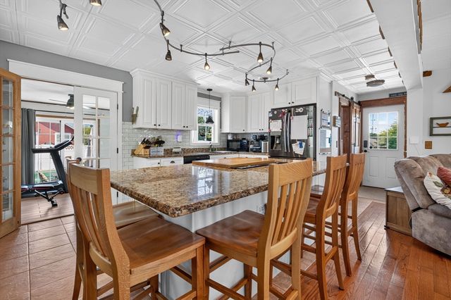 208 Hudson St, Fall River, MA 02720