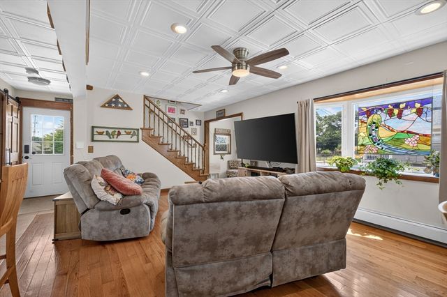 208 Hudson St, Fall River, MA 02720