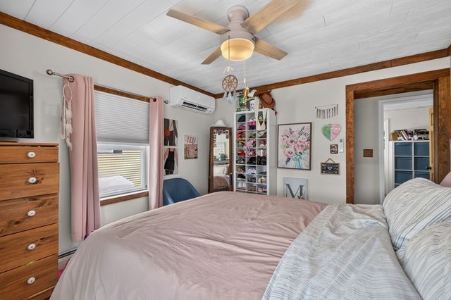 208 Hudson St, Fall River, MA 02720