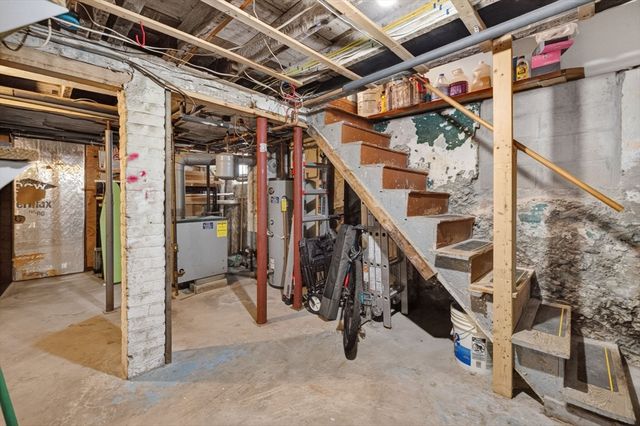 208 Hudson St, Fall River, MA 02720