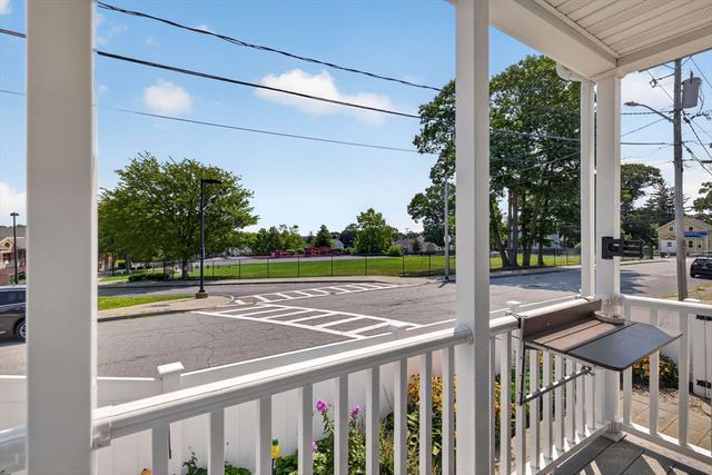 208 Hudson St, Fall River, MA 02720