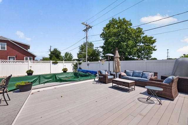 208 Hudson St, Fall River, MA 02720