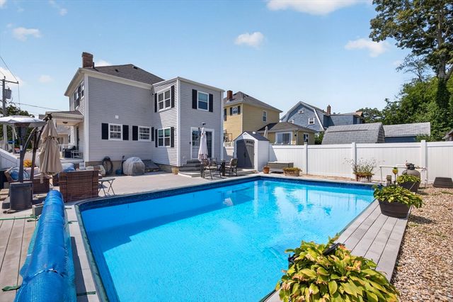 208 Hudson St, Fall River, MA 02720